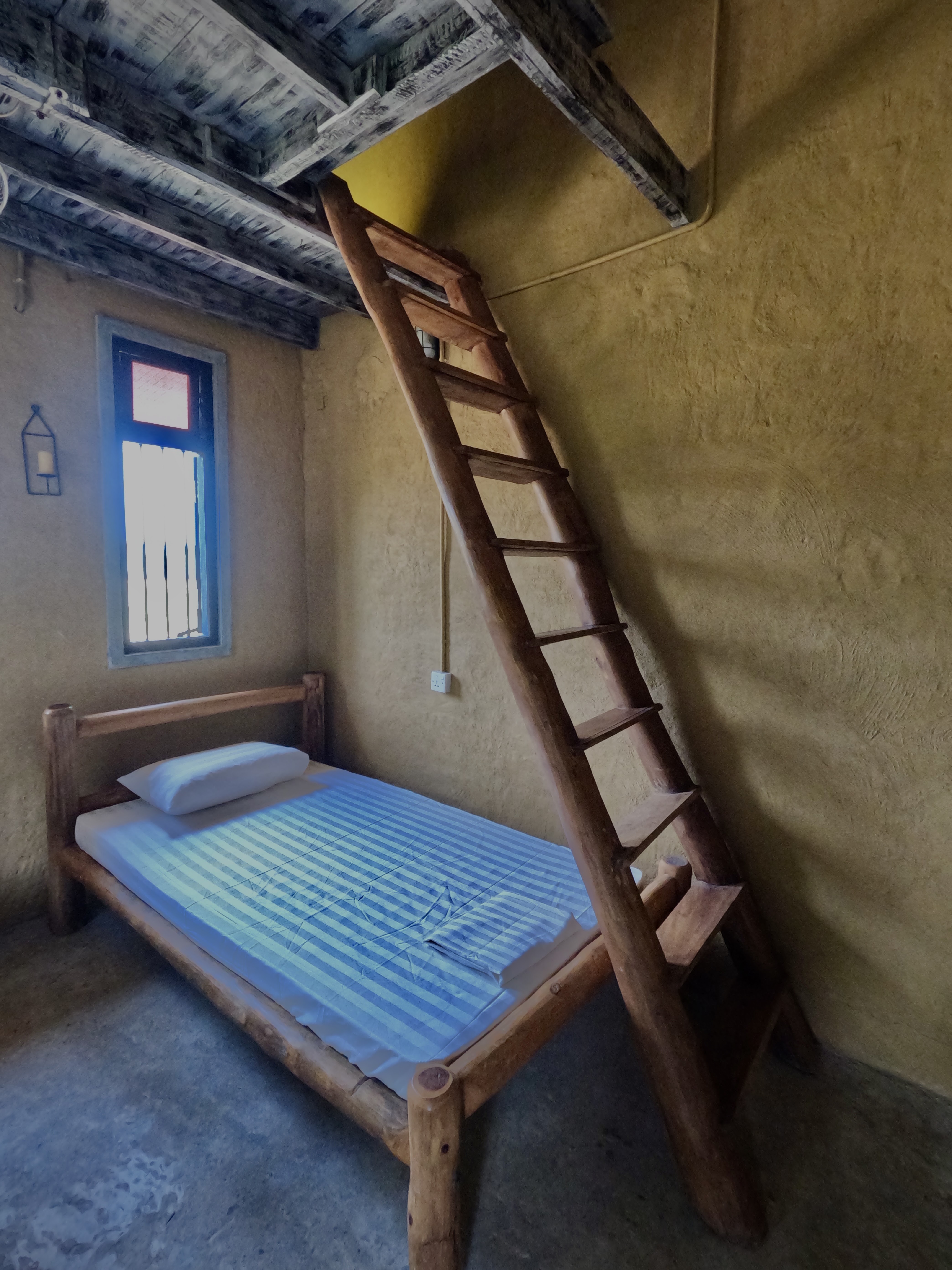 Room 01 Ground Beds