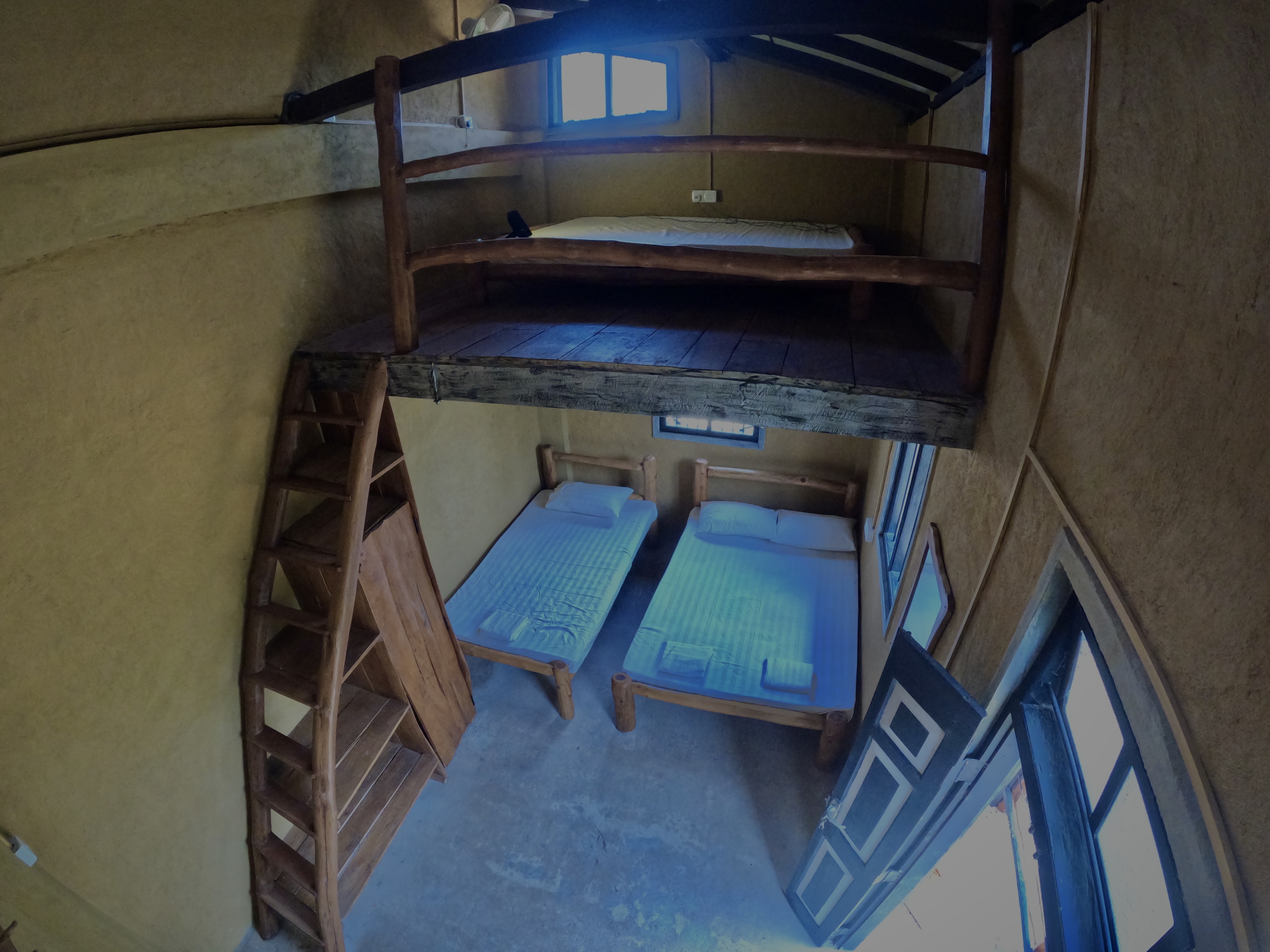 Room 02 Layout